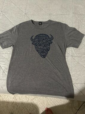 District Gray Short-Sleeve Tee with Navy Bull Word Art